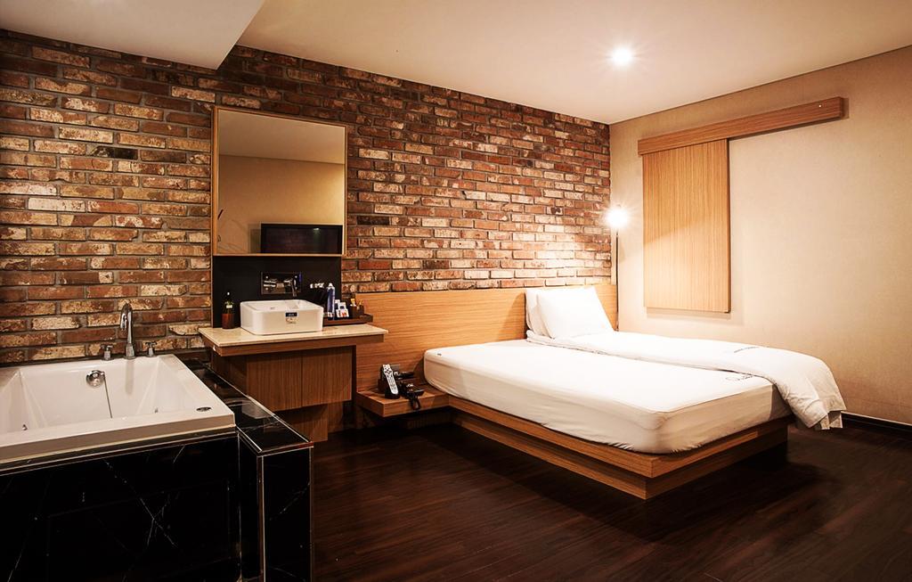 Comma Hotel Пусан Екстериор снимка
